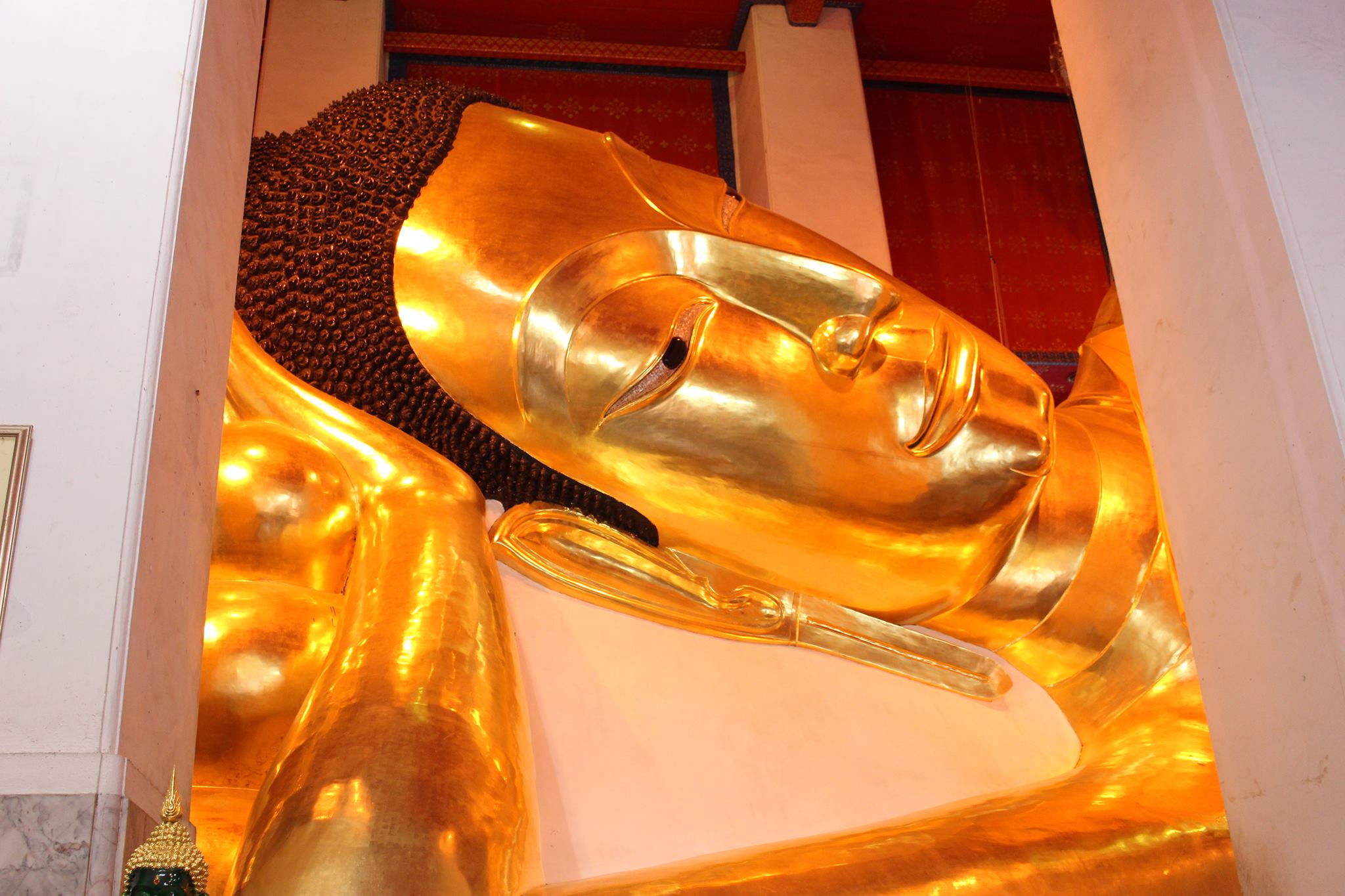 พระนอนจักรสีห์