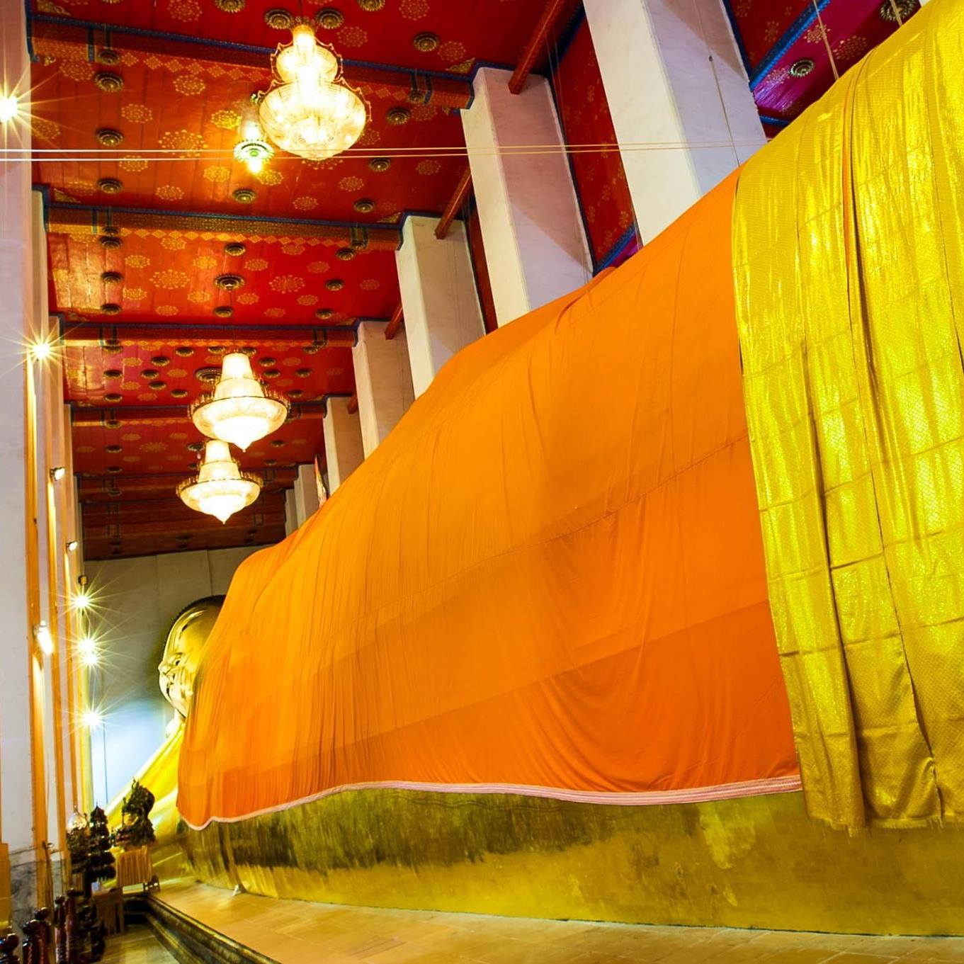 พระนอนจักรสีห์